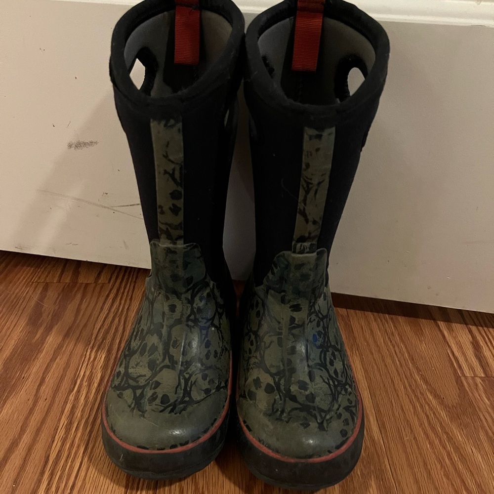 Bogs Kids Green and Black Patterned Rain Boots